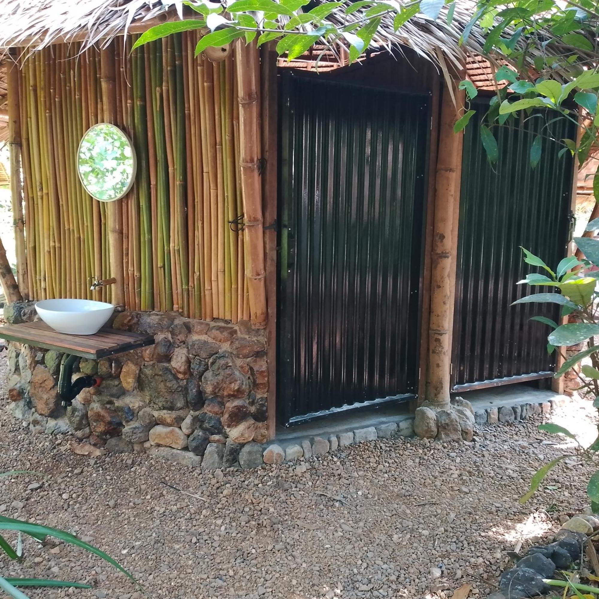 Ecocio Jungle Hostel Корон Екстер'єр фото
